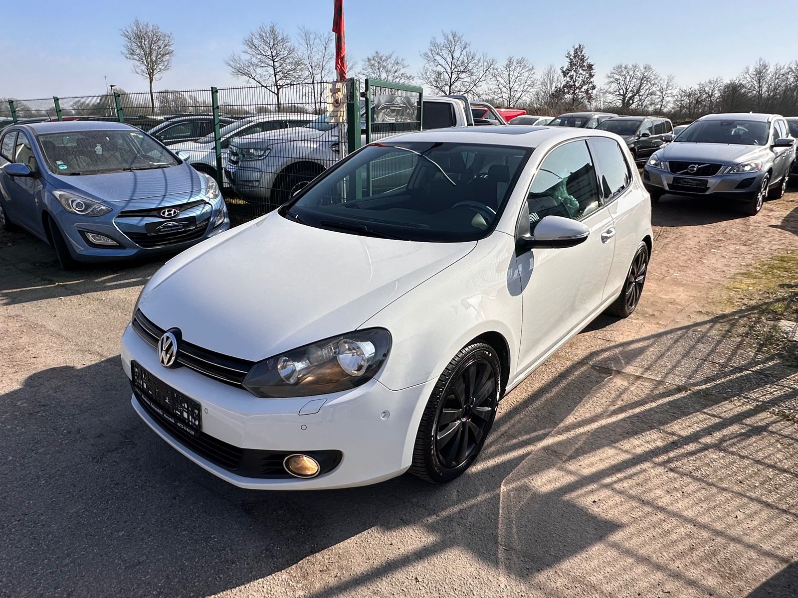 Volkswagen Golf - 1