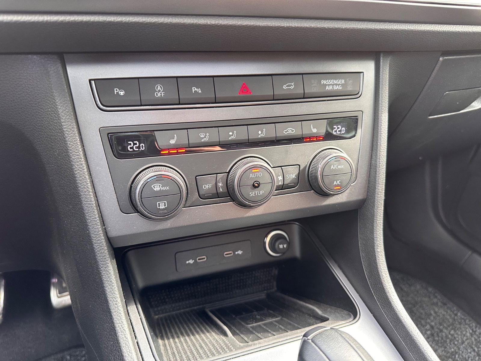 Fahrzeugabbildung CUPRA Ateca 1.5 TSI DSG Pano/ACC/Navi/LED/SHZG/Travel
