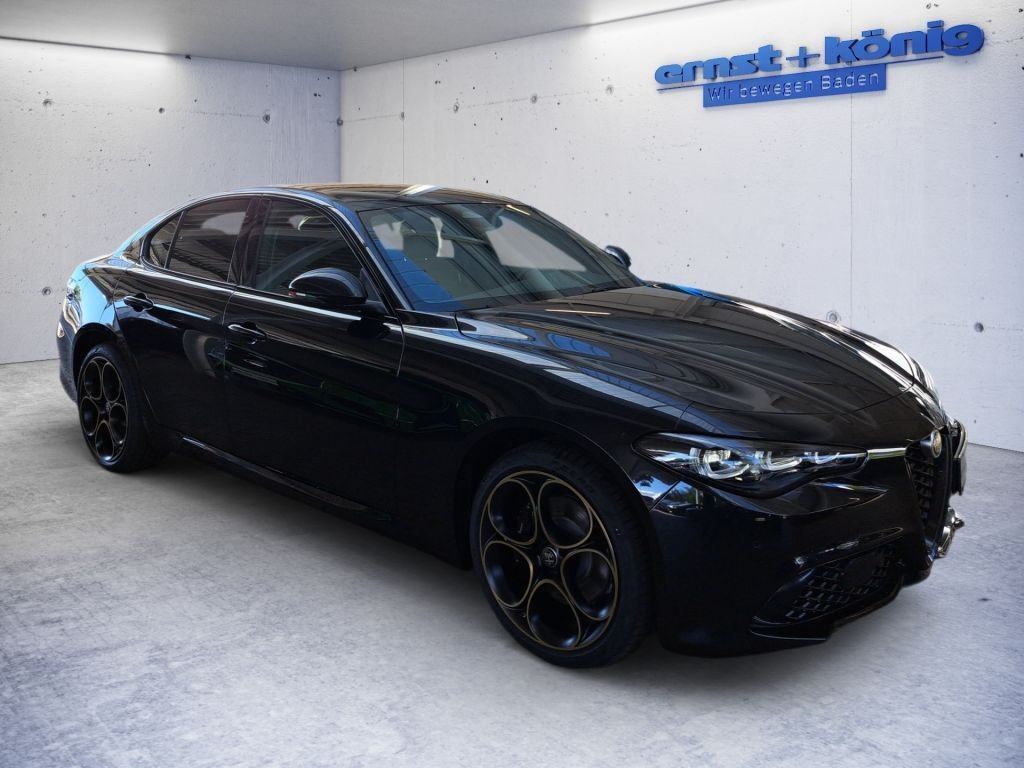 Alfa Romeo Giulia 2.0 Turbo 16V AT8-Q4 Intensa Sportp.+LED imagem 2