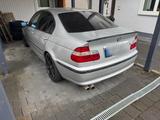 BMW E46 330i - BMW 330 Limousine E46 330i mit Benzin-Antrieb