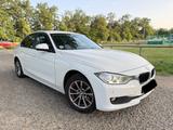 BMW 316i F30 Xenon/Navi/PDC - BMW 316 in Frankfurt (Main)