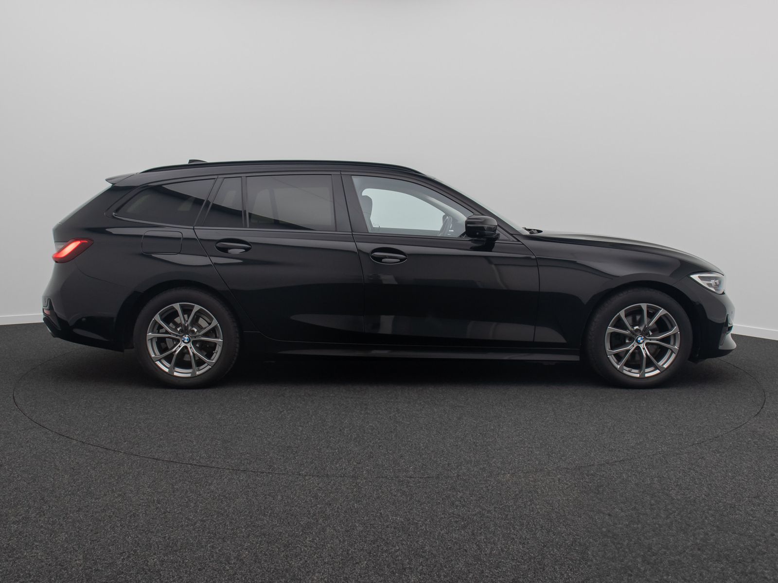 Fahrzeugabbildung BMW 320d Sport Line HUD 360°Komfort DriveAs Cockpit+