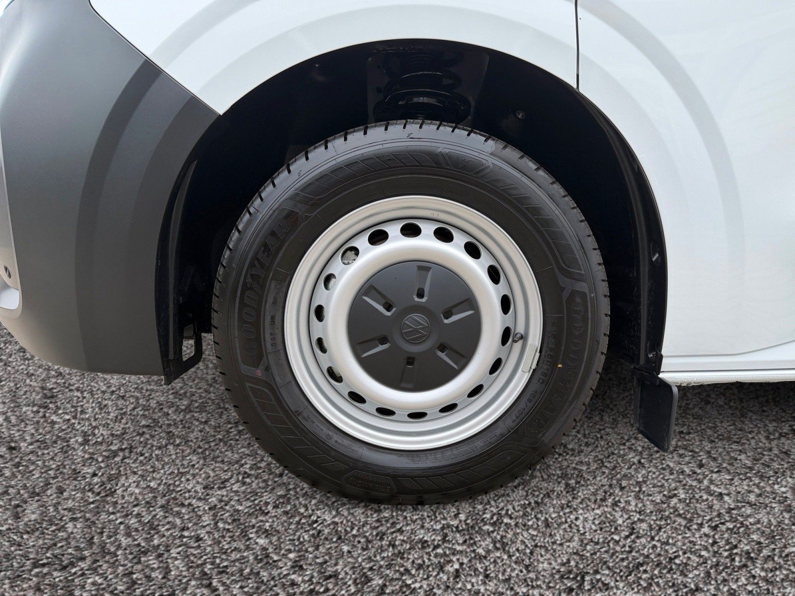 Fahrzeugabbildung Volkswagen Transporter Pritsche DoKa *Lang*AHK*Klima