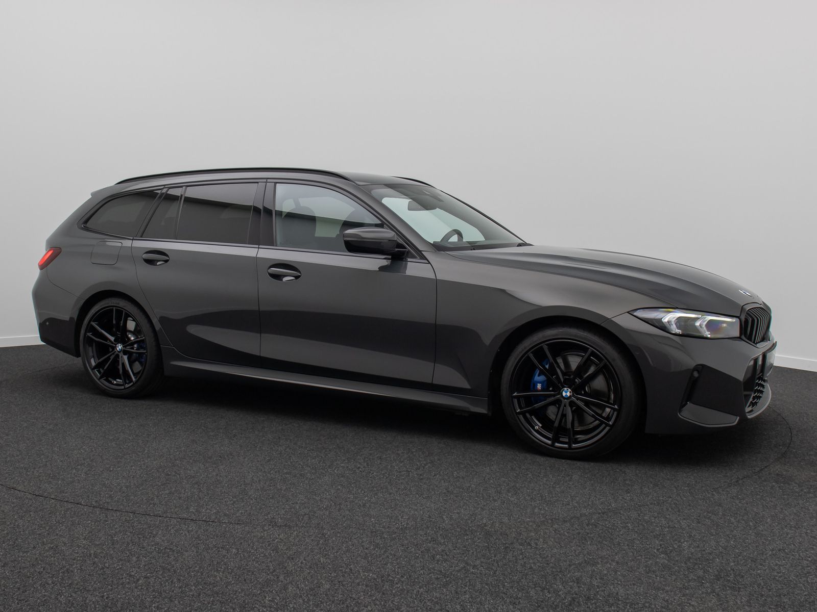 Fahrzeugabbildung BMW 330d xD M Sport Individual Kamera DAB HUD 19Zoll