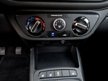 Hyundai i10 1.0 Edition 30 (67 PS) N-DesignDach foliert