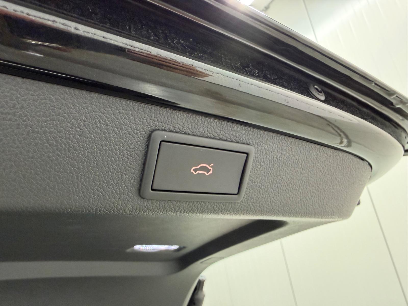 Skoda Superb Combi Sportline*AHK*Virtual*Amundsen