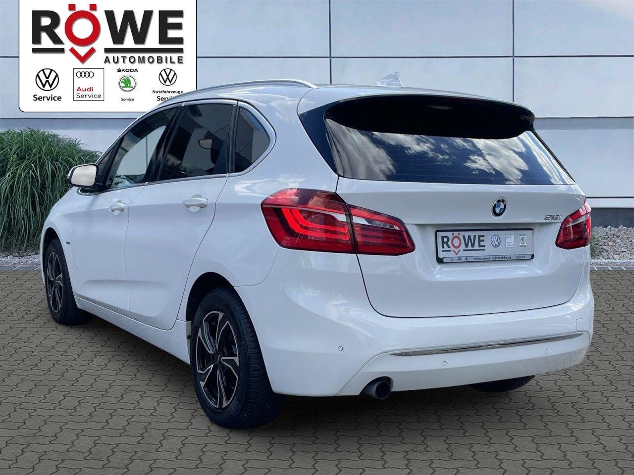 BMW 218i 2er Active Tourer - 218i Luxury Line