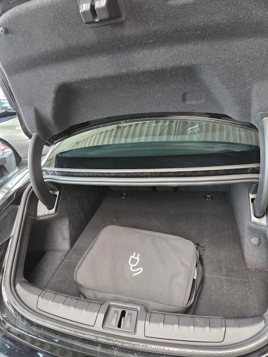 Fahrzeugabbildung Porsche Taycan/Bose/20 Zoll Aero-Rad/Matrix/SOH 91%