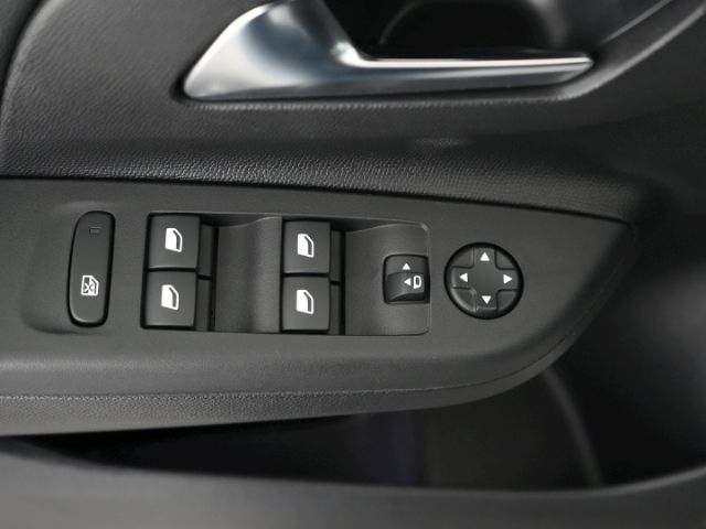 Corsa F ELEGANCE+RÜCKFAHRKAMERA+SITZ-/LENAKRADHE
