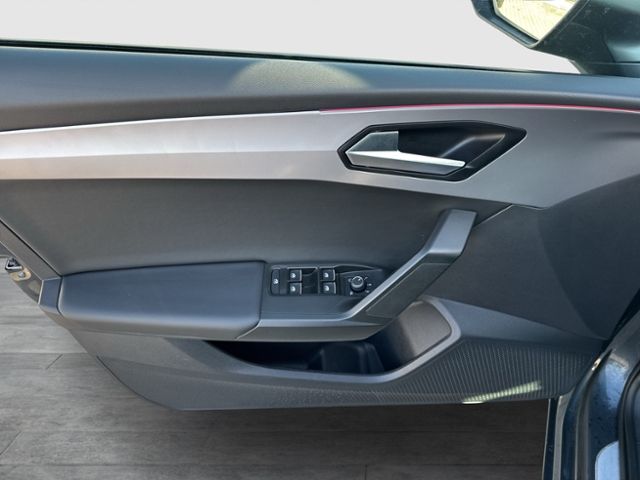 Leon FR 1.5eTSI DSG NAVI AHK KAMERA SHZG LED KLI