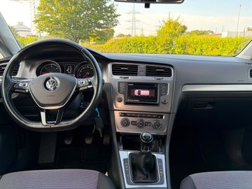 Volkswagen Golf - 11