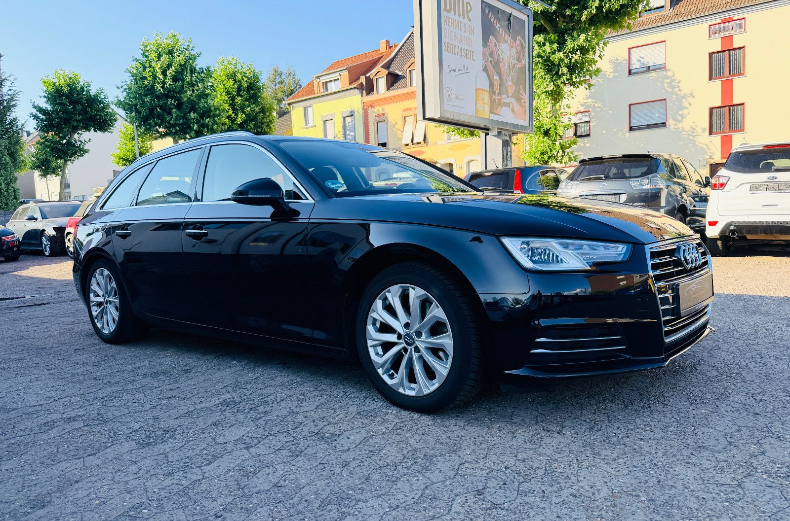 Audi Audi A4 2.0 TDI Avant design ultra Automatik Navi 