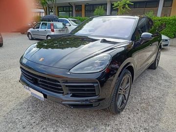 Porsche Cayenne - 1