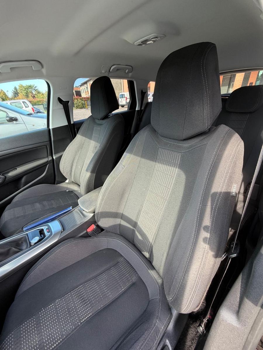 Peugeot 308 2015 — photo 9