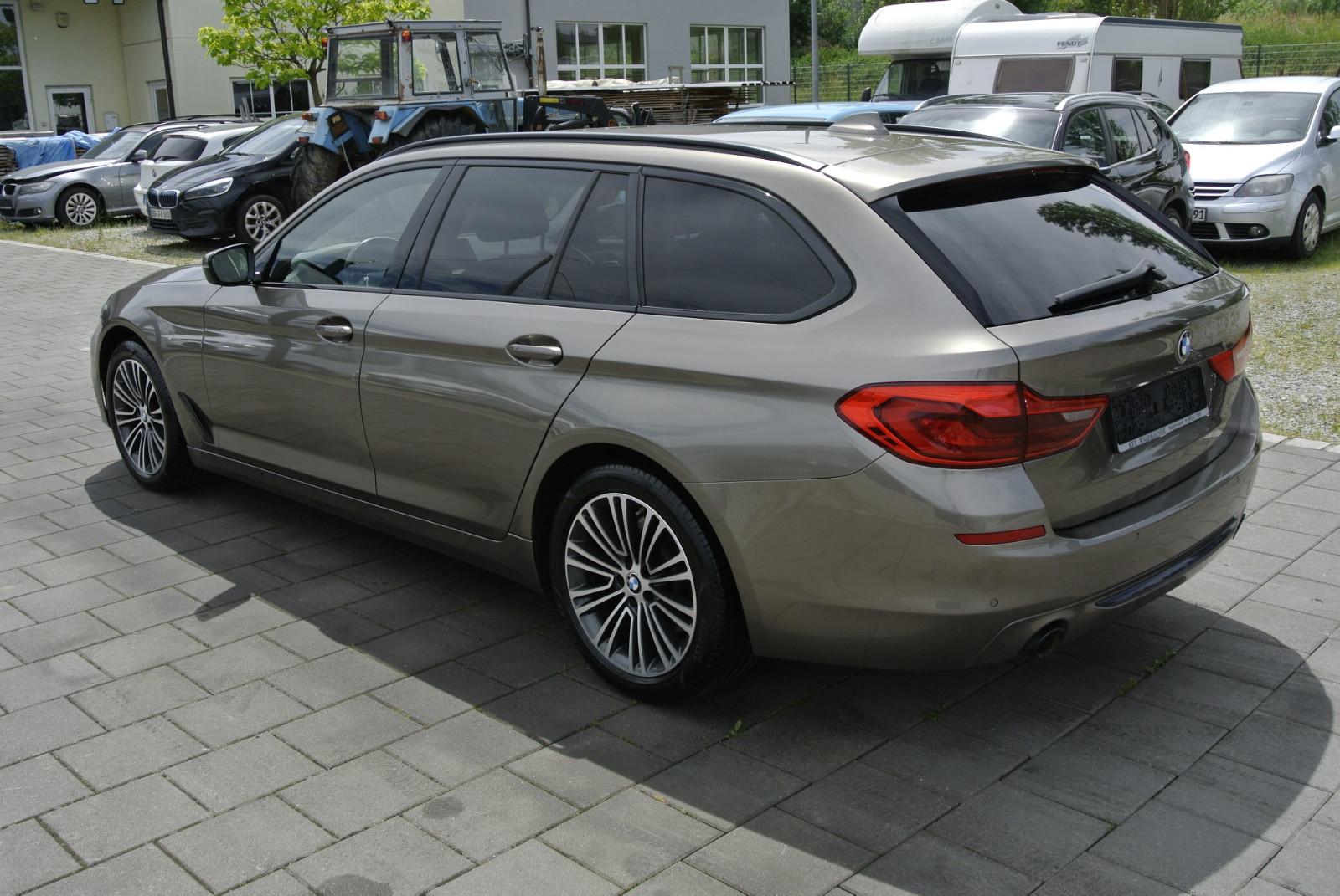 BMW 520 d xDrive Sport Line AHK PDC Sportsitze....