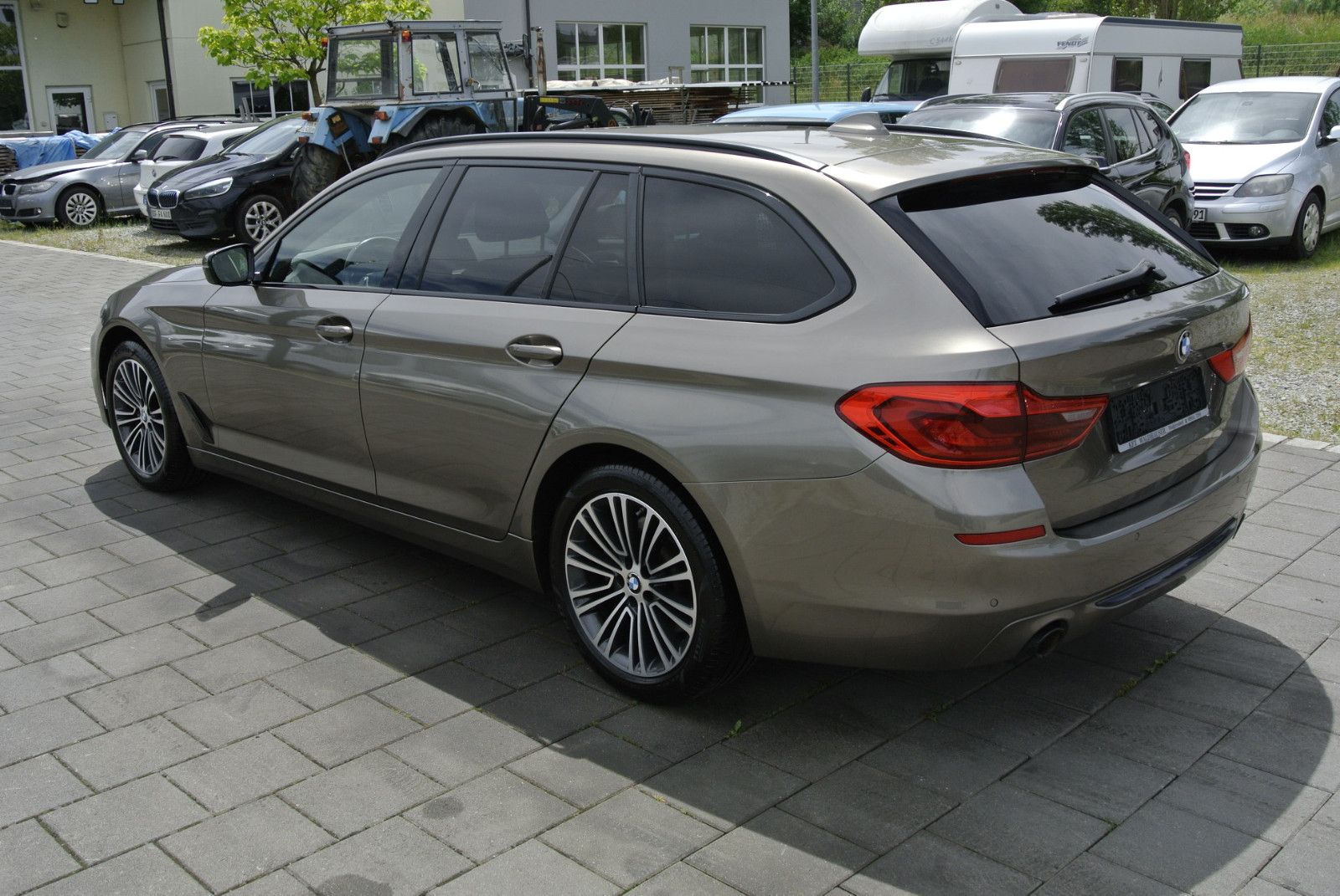BMW 520 d xDrive Sport Line AHK PDC Sportsitze....