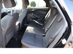 Fahrzeugabbildung Ford Focus Lim ST-Line *Navi*Winter-Paket*Active-Park
