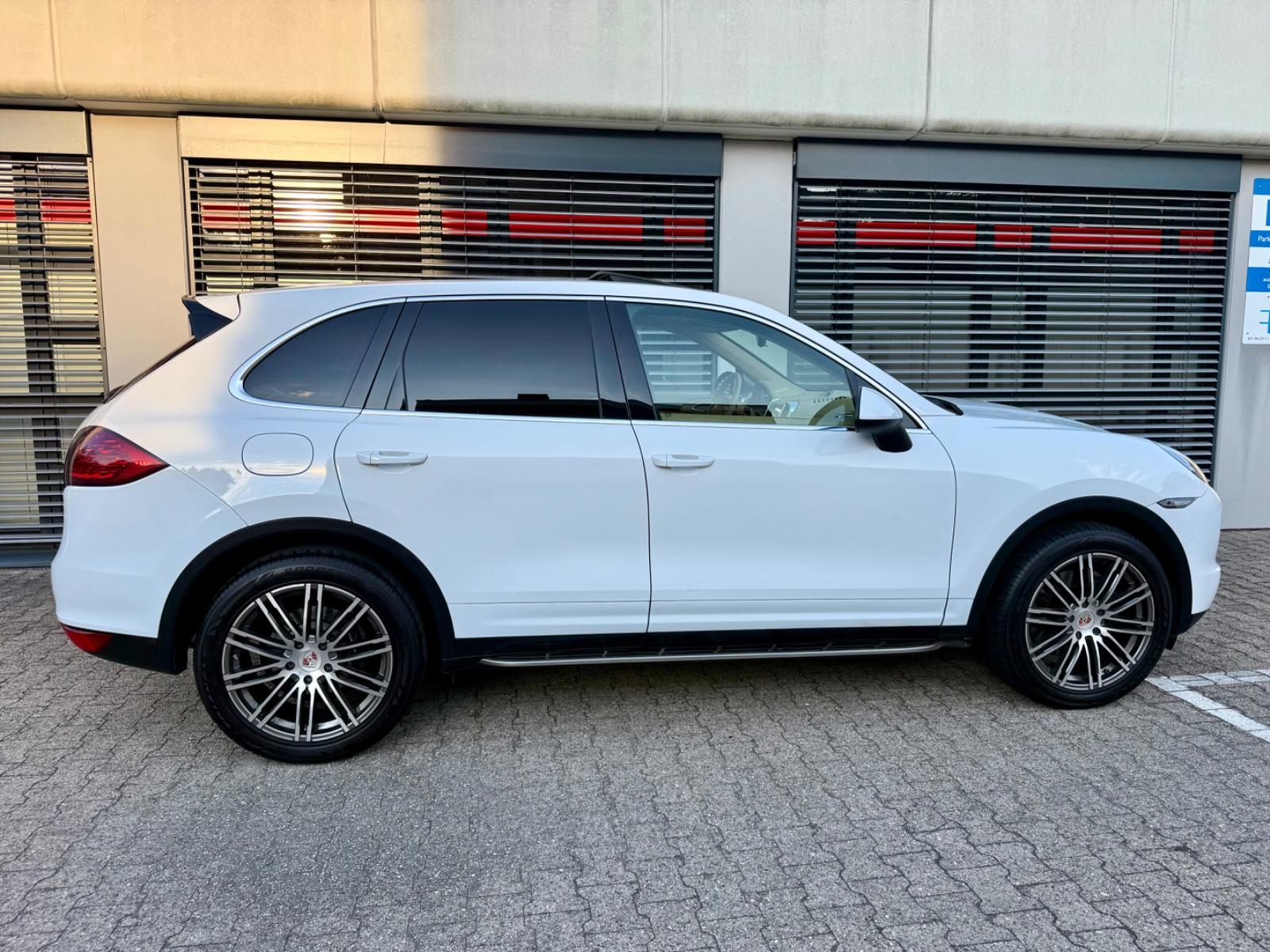 Porsche Cayenne*Sport*Schiebedach*20Zoll*Navi*Bose Sound