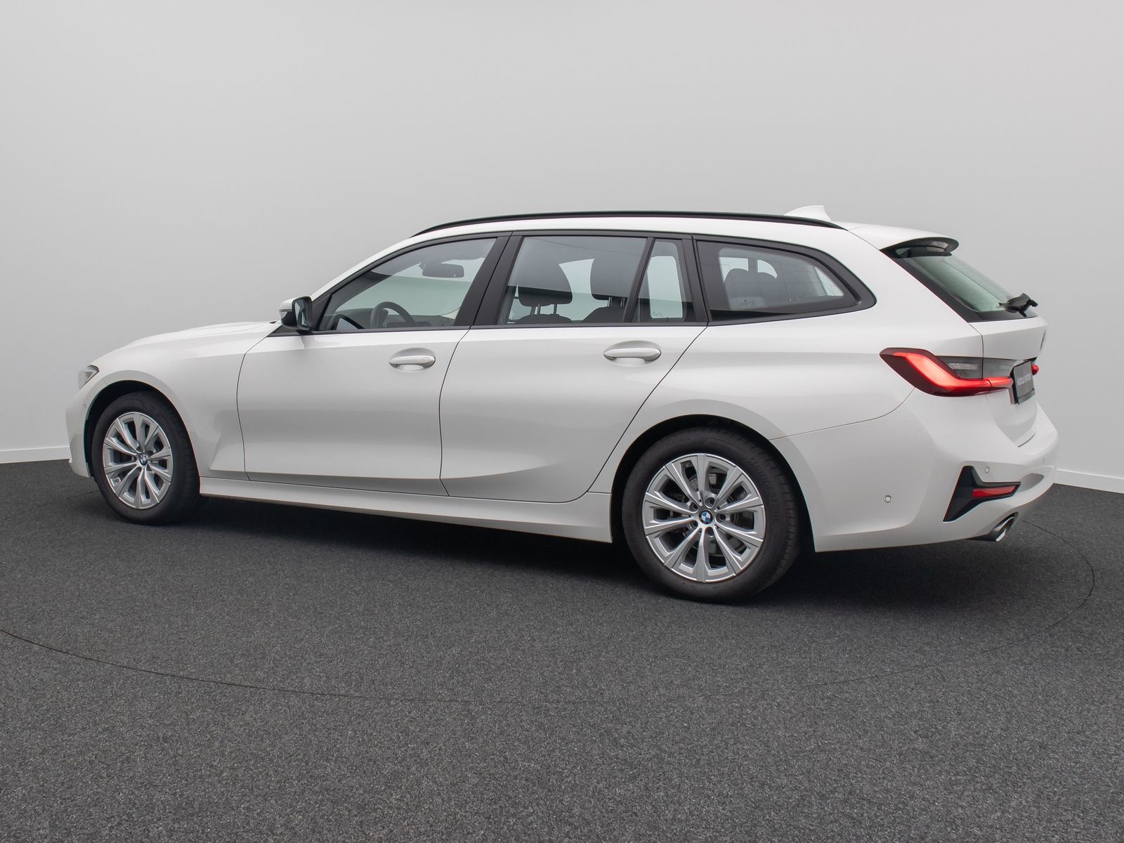Fahrzeugabbildung BMW 320d Advantage GeschwindigReg Kamera DAB LED 17"