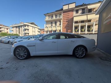 Jaguar XJ - 4