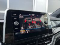 VW T-Roc 1.5 TSI DSG R-Line SHZ NAV AHK KAM 5JGAR bei Autohaus Landmann & Maier OHG