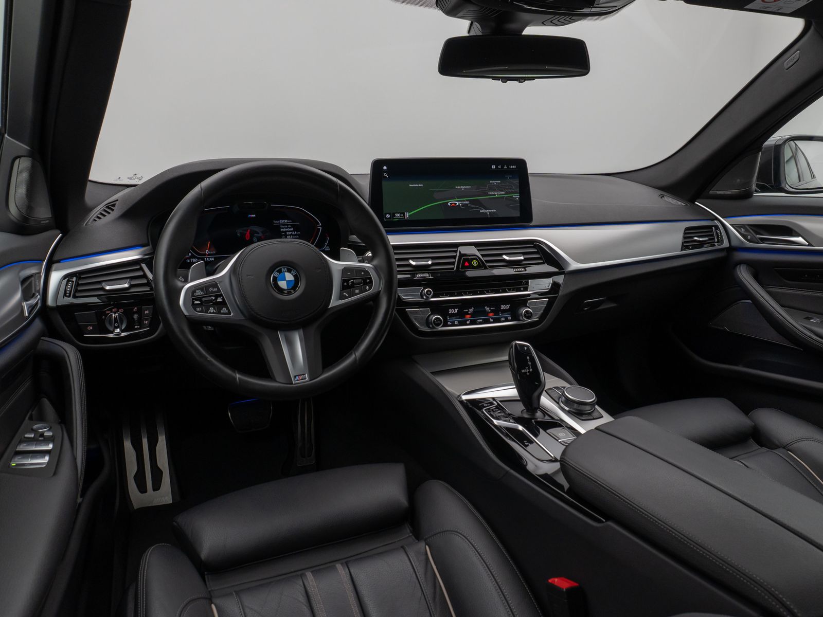 Fahrzeugabbildung BMW 530d xD M Sport Laser Kamera HUD DAB H/K Komfort