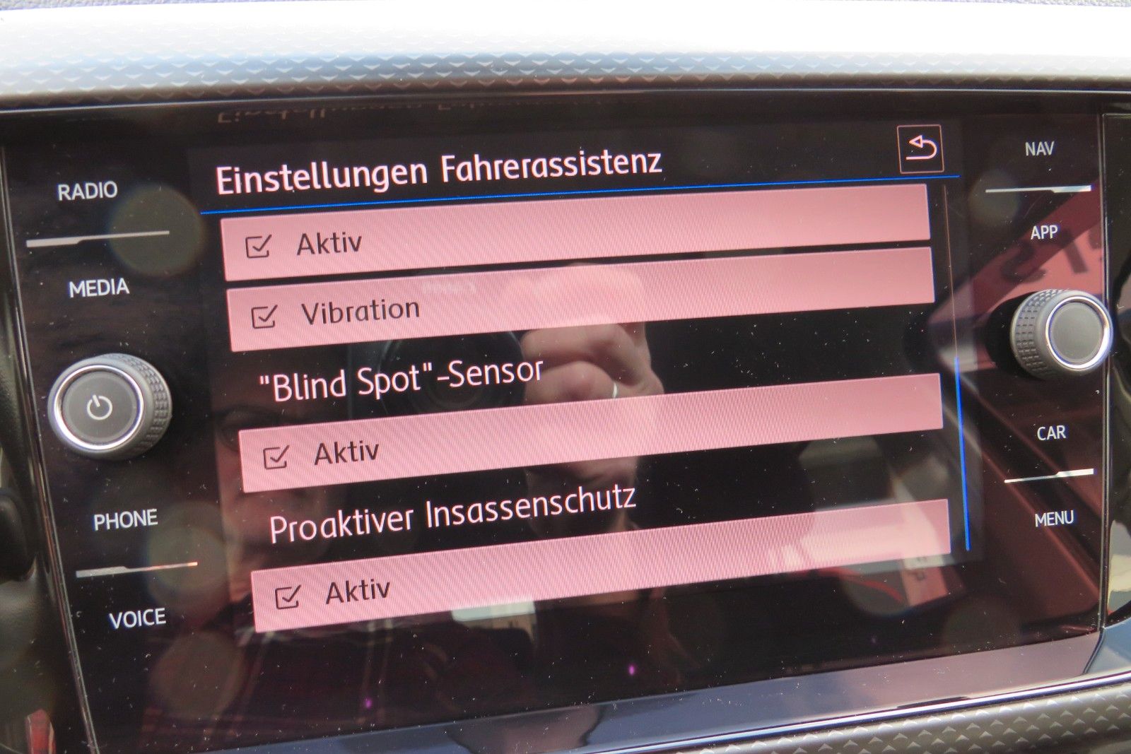 Fahrzeugabbildung Volkswagen T-Cross Life NAVI PDC SITZH DIGITAL-COCKPIT PRO