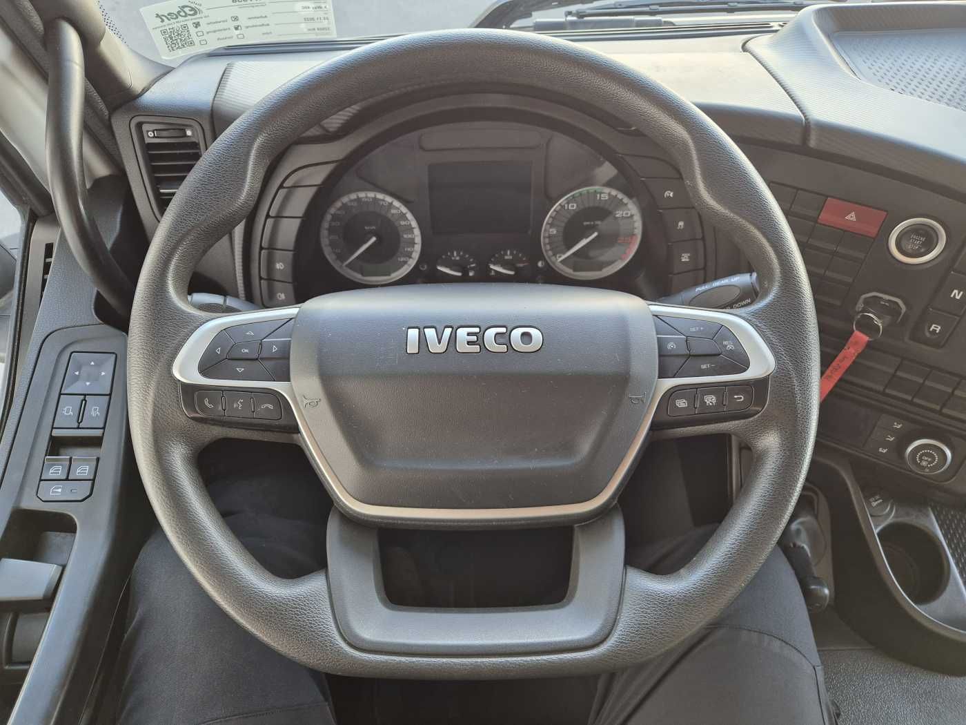 Fahrzeugabbildung Iveco X-Way AD300X48Z HR 6x4 Intarder Bordmatic Kamera