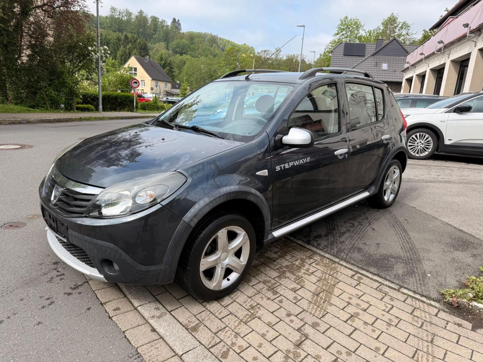 Dacia Sandero Stepway II 1.6 Klima,T.Leder,AHK,Tüv Neu
