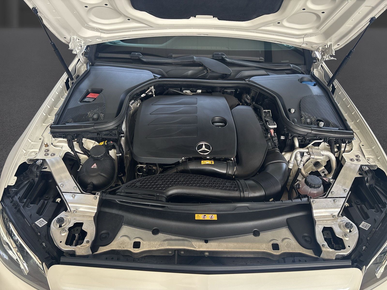 Mercedes-Benz E 200 Cabrio 4Matic Leder Standheizung Nightpak. foto 10