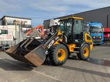 JCB 409 Stage SV 40km/h, Zusatzhydr., Gabel + Besen - JCB 409