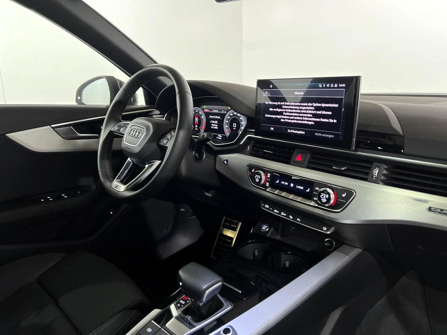 Fahrzeugabbildung Audi A4 Avant 45 TFSI quattro 3x S-line Pano Standhz.