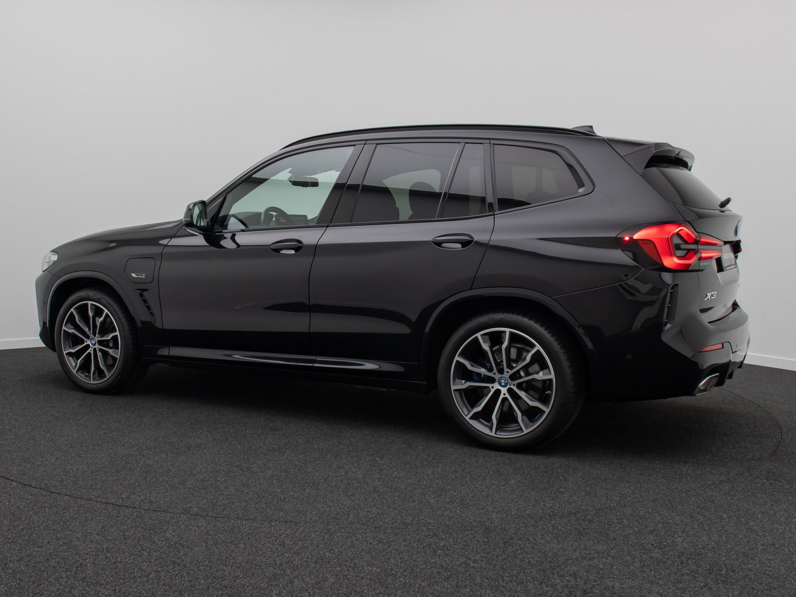 Fahrzeugabbildung BMW X3 xD30e M Sport HUD DAB Laser Komfort 20Zoll