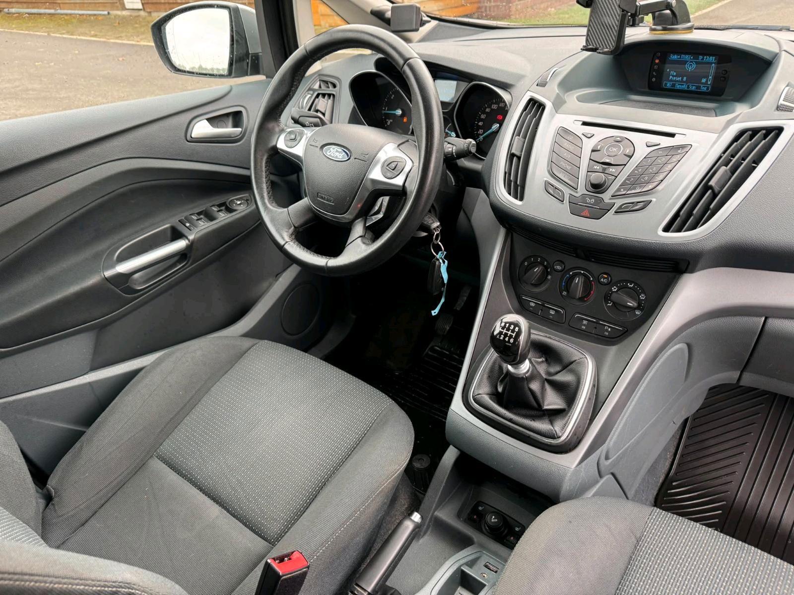 Ford Grand C-MAX 2012 — photo 10