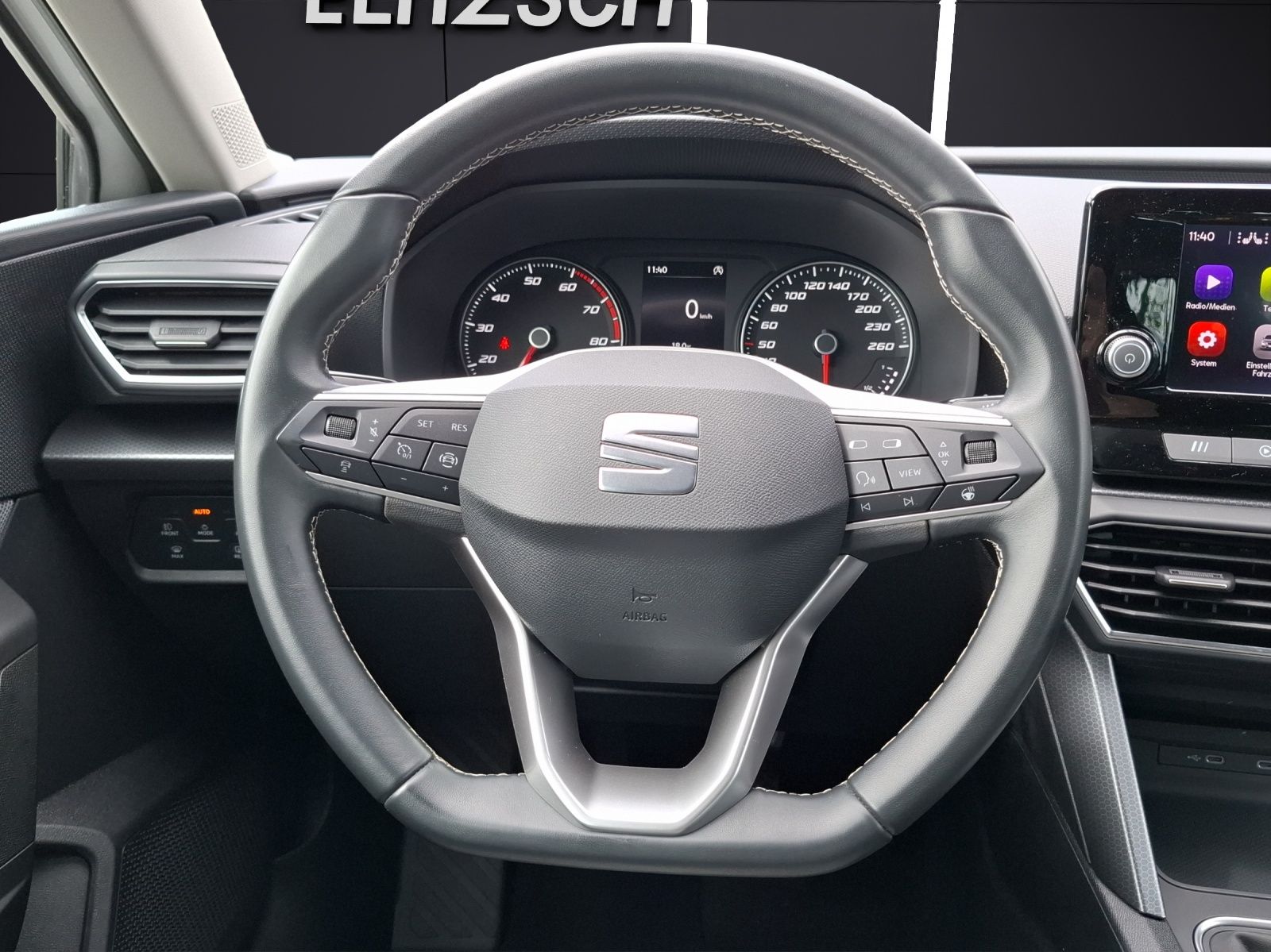 Fahrzeugabbildung SEAT Leon TSI Style LED CarPlay ACC RFK SH
