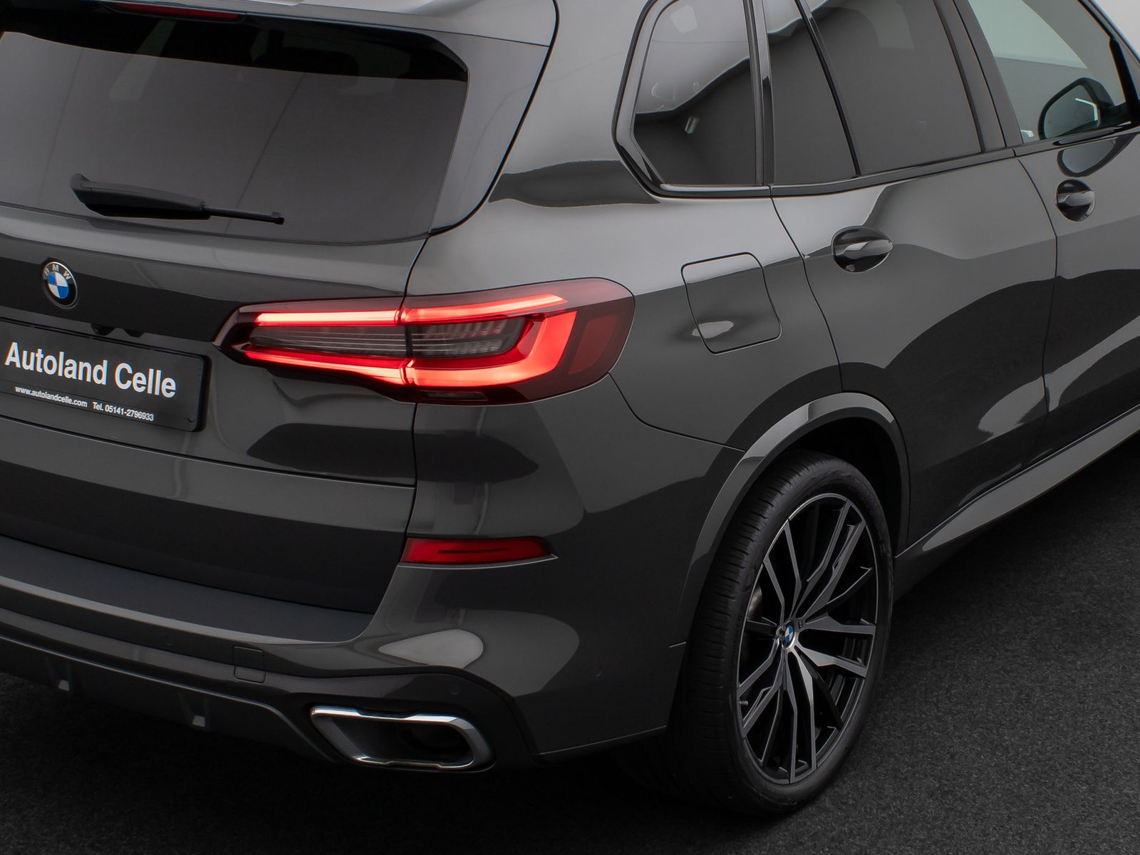 Fahrzeugabbildung BMW X5 xD30d M Sport 360°Laser HUD DAB HiFi 22Zoll