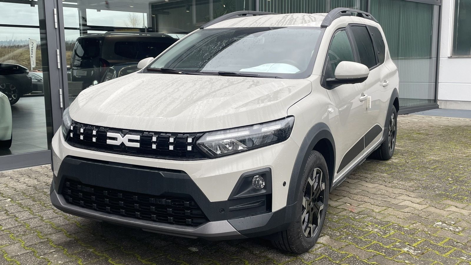 Fahrzeugabbildung Dacia Jogger Extreme TCe 110 7-Sitzer