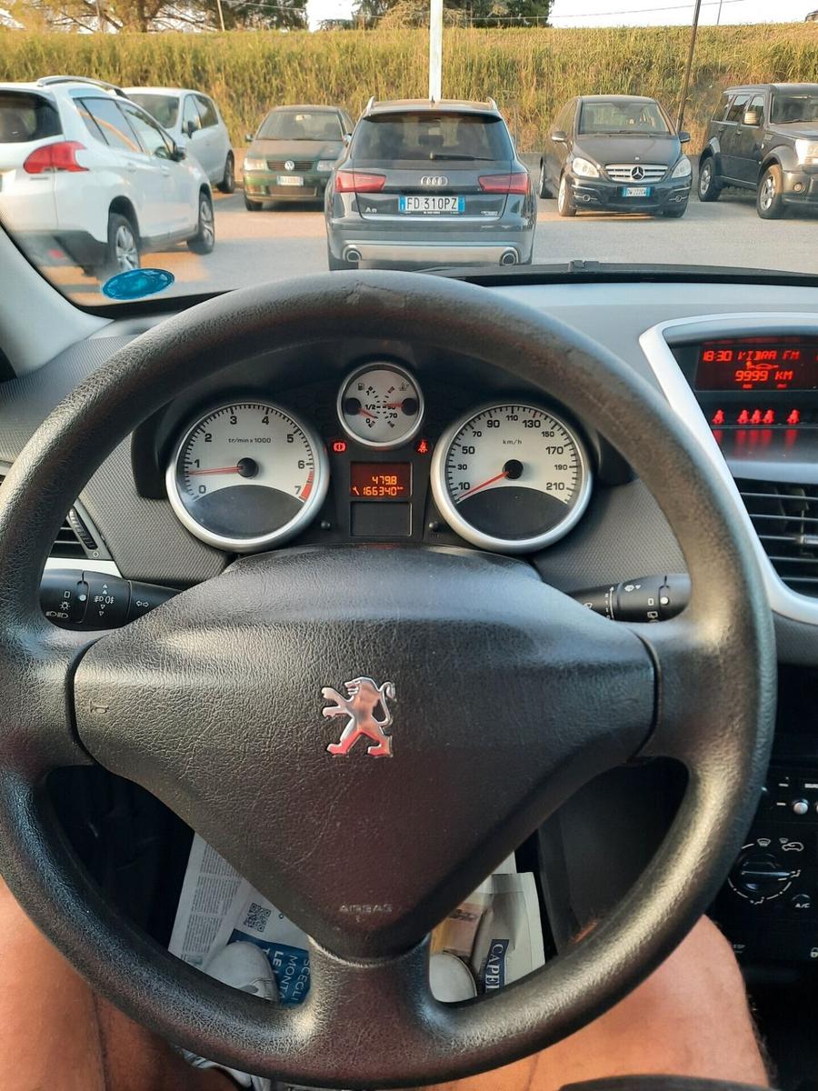 Peugeot 207 2009 — photo 6