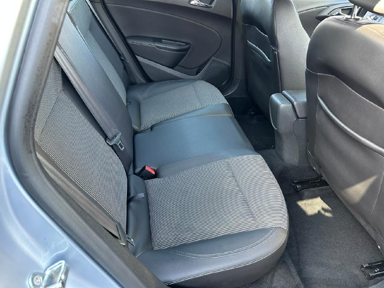 Fahrzeugabbildung Opel Astra J Sports Tourer Exklusiv