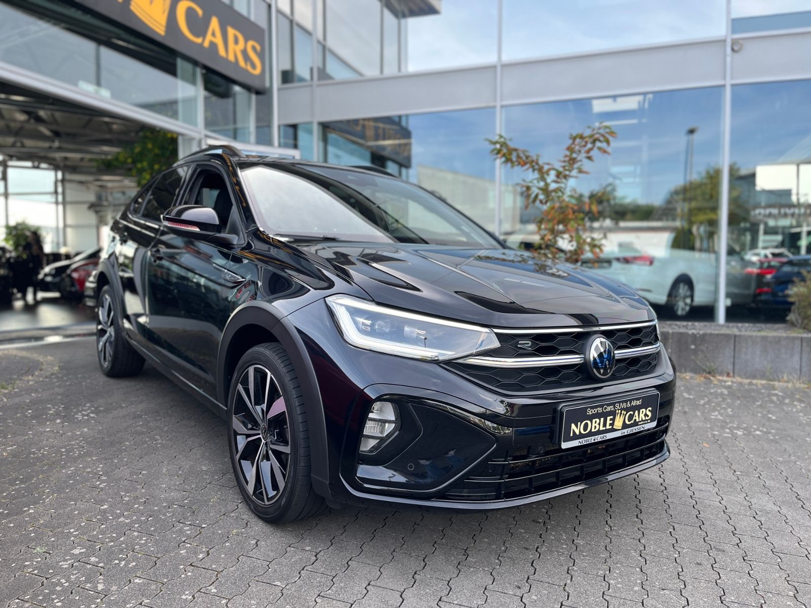 Fahrzeugabbildung Volkswagen Taigo R-Line 1.5 DSG KLIMA AHK LED NAV SHZ