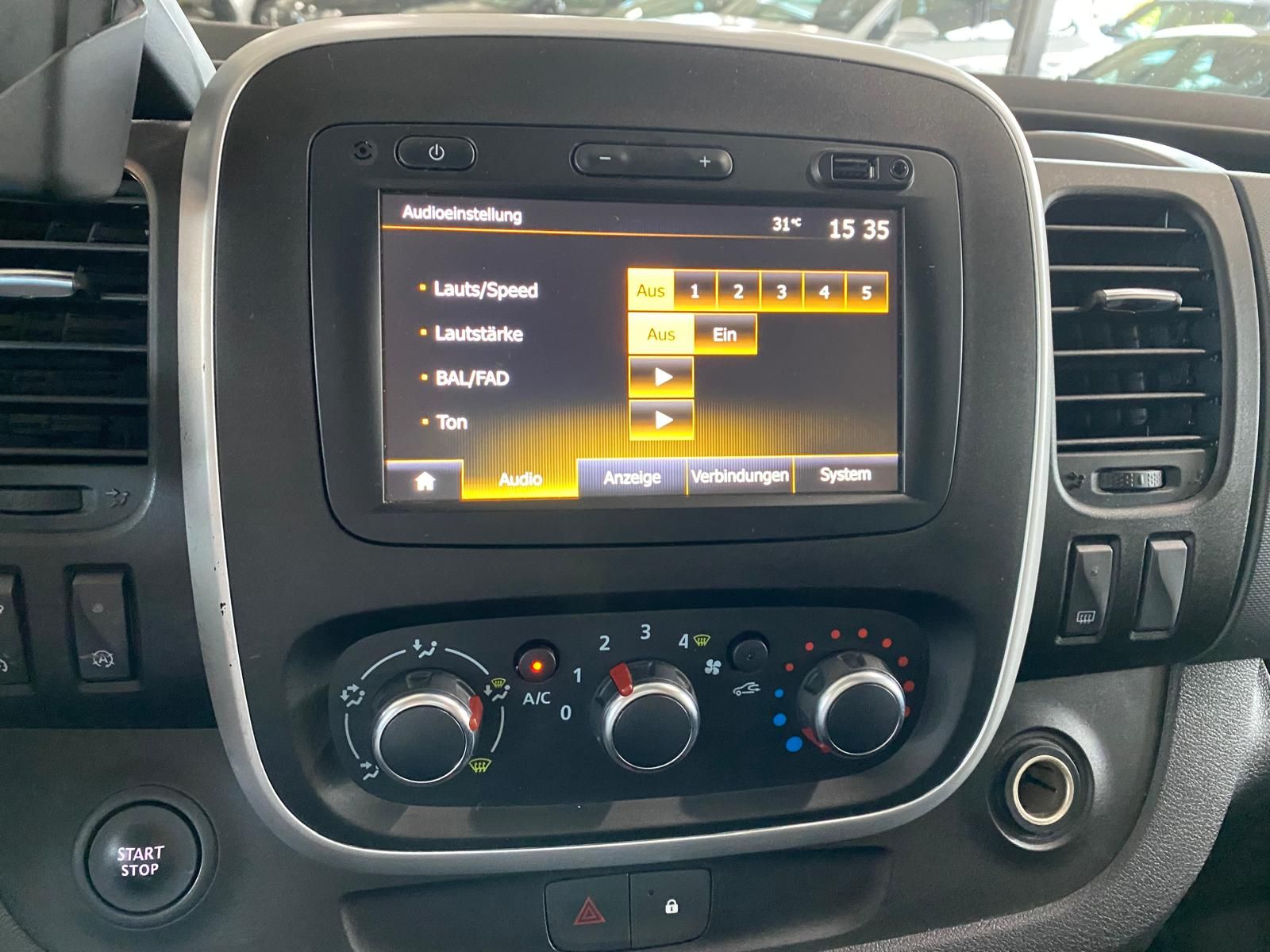Fahrzeugabbildung Renault Trafic L1H1 2.0 dCi /Navi/Klima/2-Si/BOTT/SH/RFK