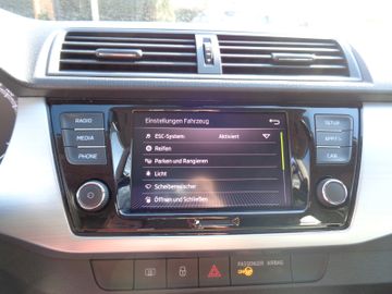 Bild 18 Skoda Fabia Combi Ambition 1.0TSI DSG PDC SML DAB TEMP