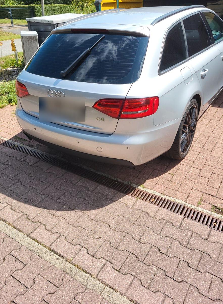 Audi A4 2010 — photo 14