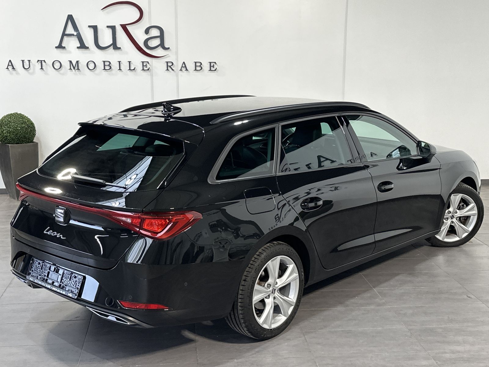 Fahrzeugabbildung SEAT Leon Sportstourer 2.0 TDI FR NAV+LED+VCOCK+KAMER