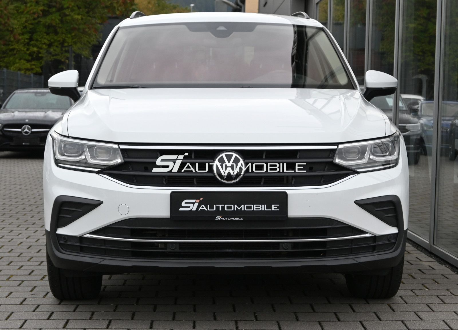 Fahrzeugabbildung Volkswagen Tiguan 2.0 TDI DSG 4MOT Life °ACC°AHK°HUD°STHZ°