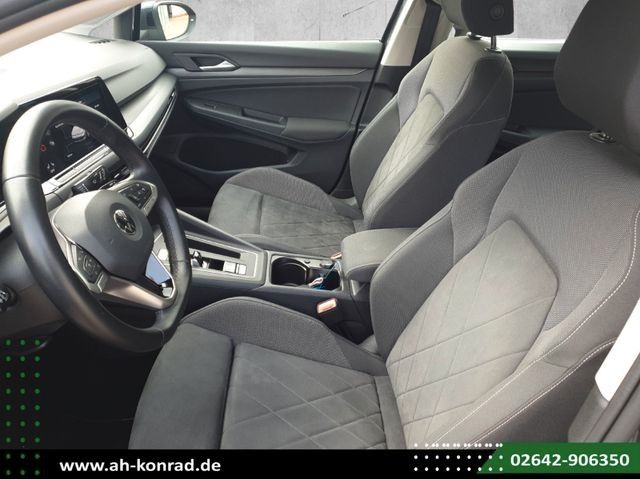 Fahrzeugabbildung Volkswagen Golf VIII Variant Style 1.5 eTSI*ACC*KAMERA*APP