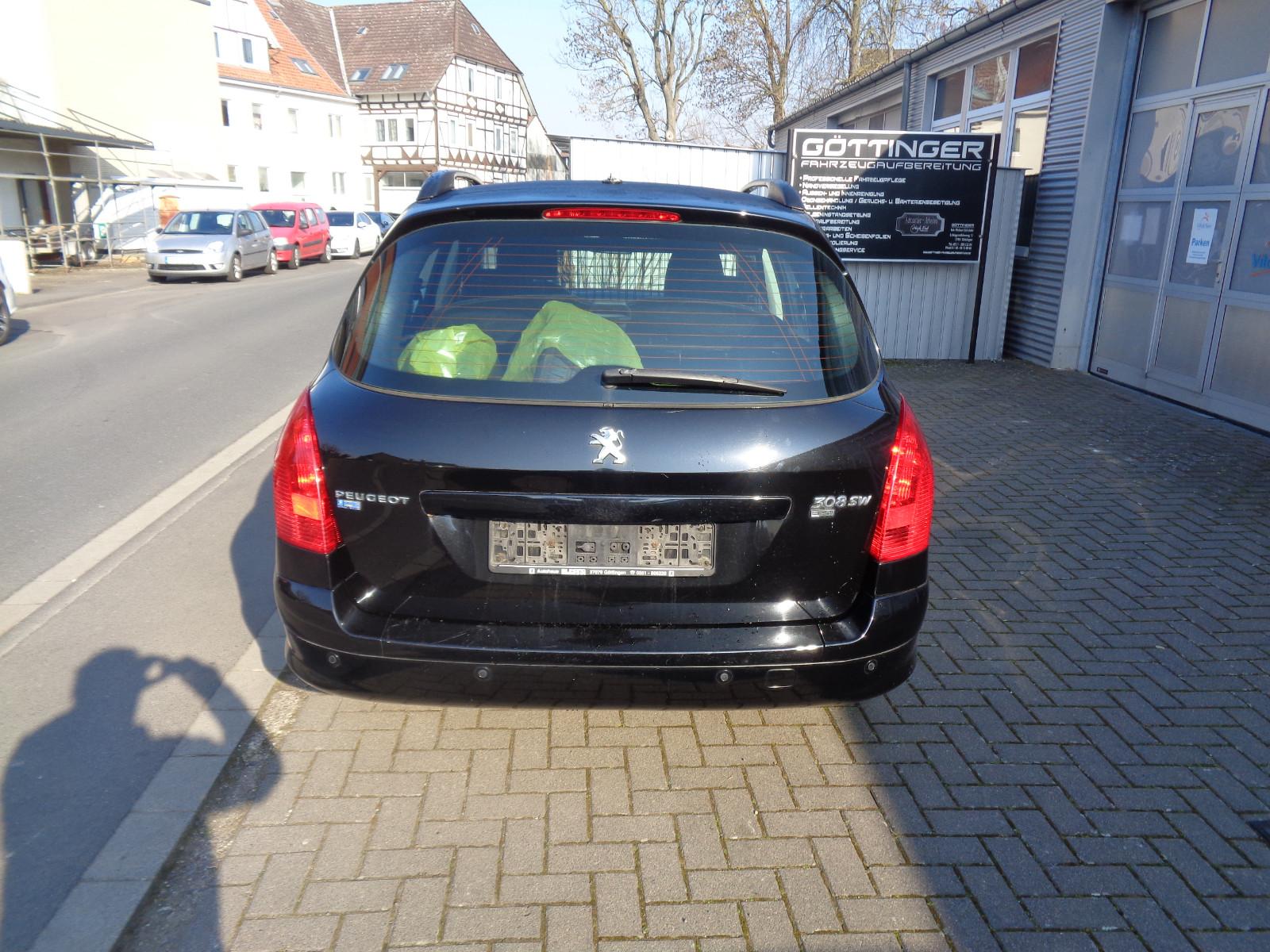 Peugeot 308 2013 — engine 1.560 cm³, 114 HP (84kW)