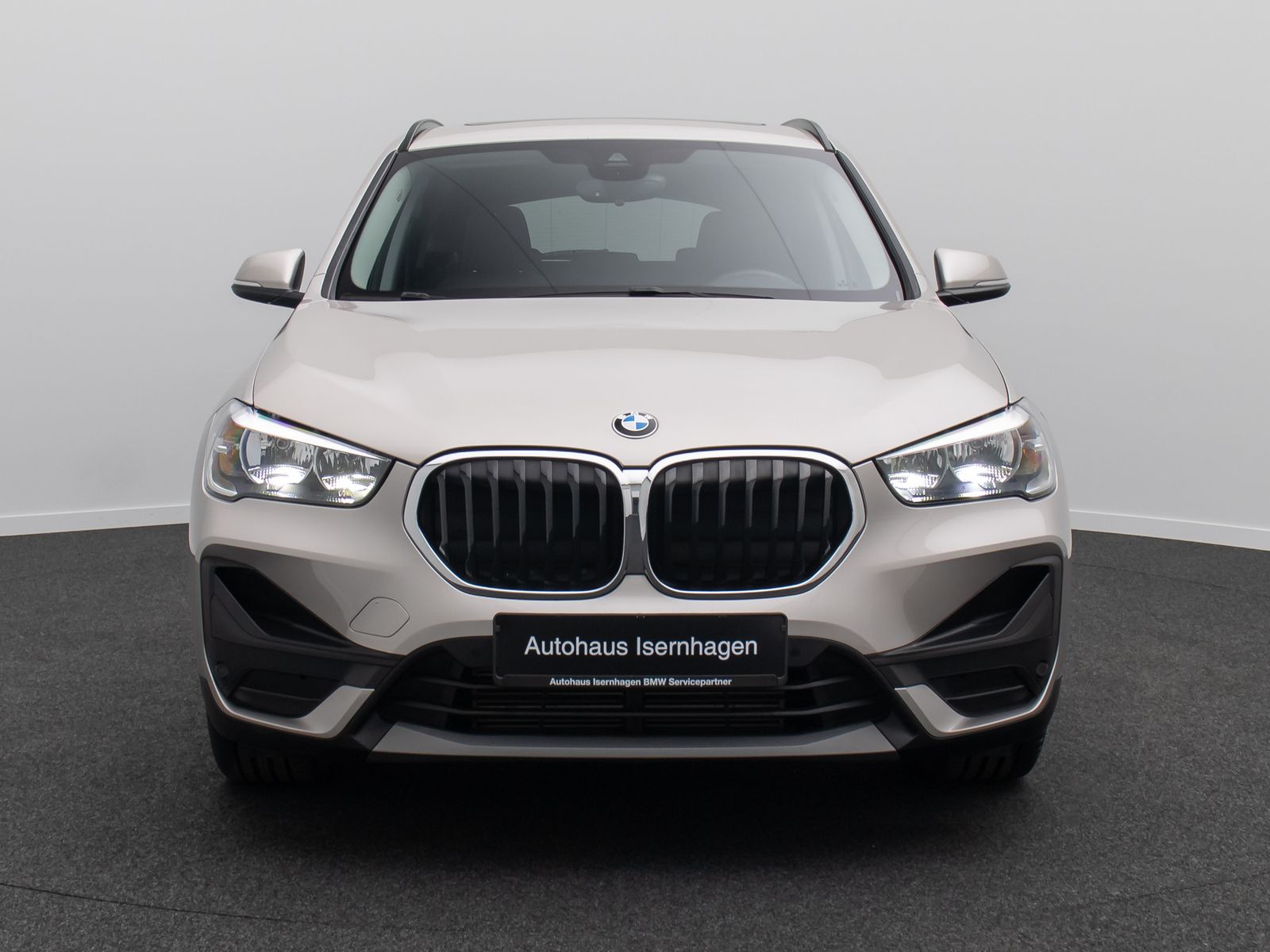Fahrzeugabbildung BMW X1 xD18d Panorama Kamera DAB HiFi MSport Leder