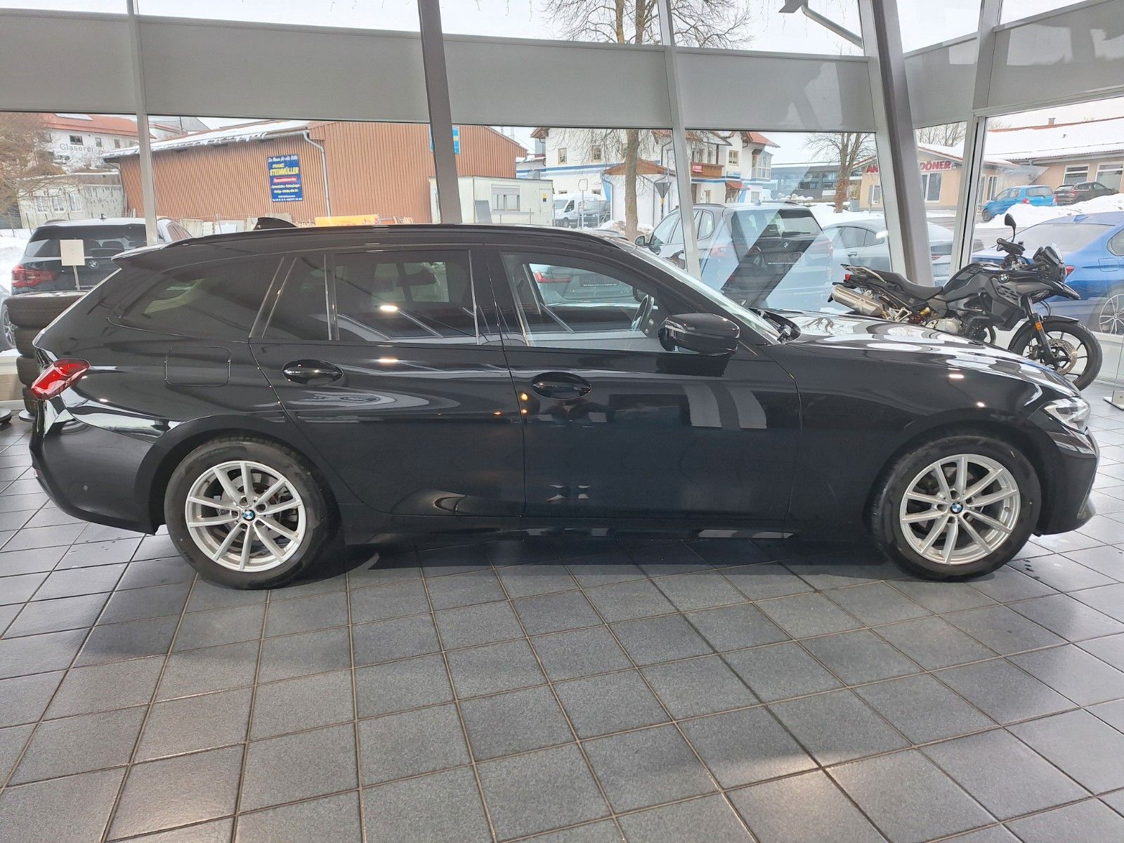 BMW 320 e Touring  Sport Line Laser Hifi HUD foto 3