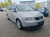 Volkswagen Touran Highline - Volkswagen Touran aus 2005: Highline